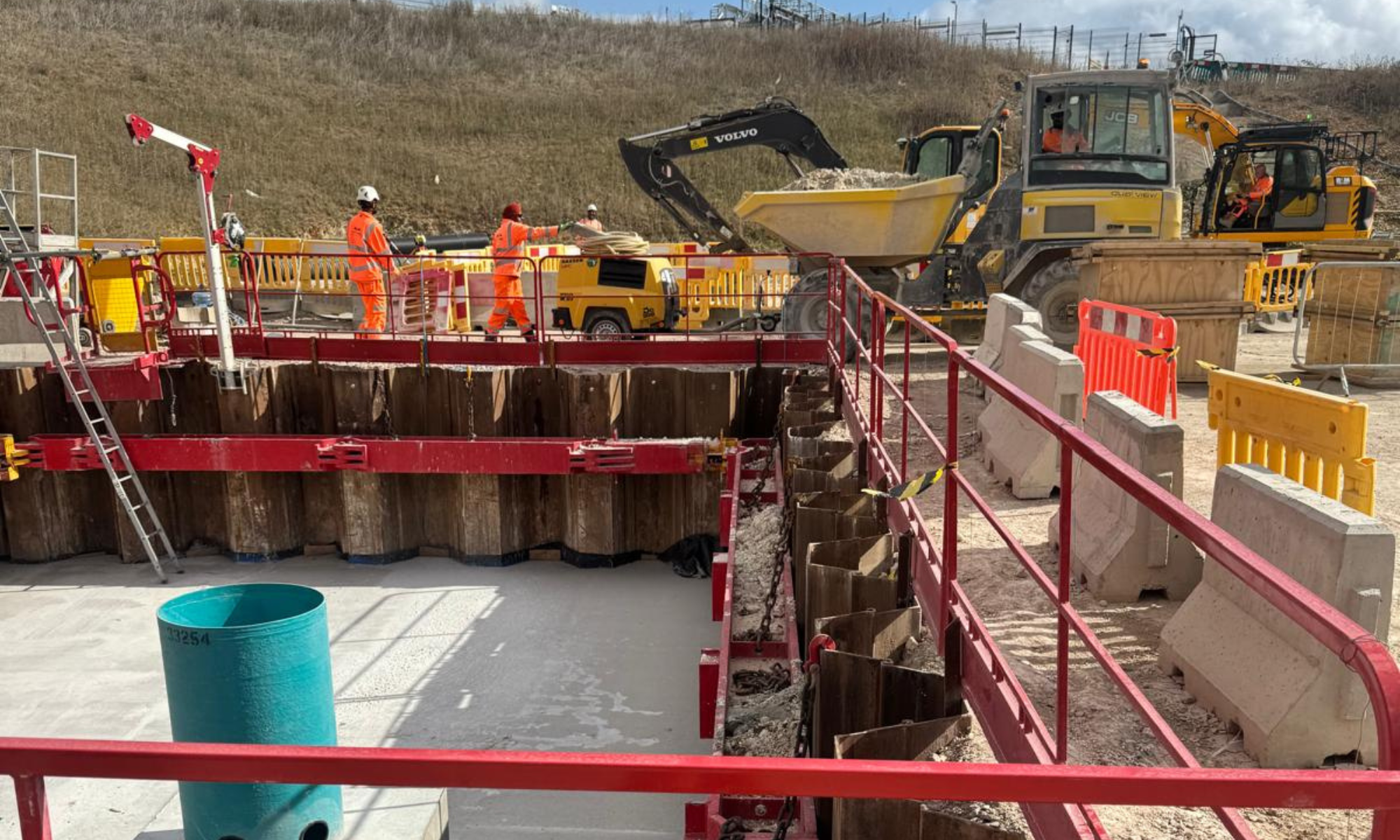 Cofferdam with piles.